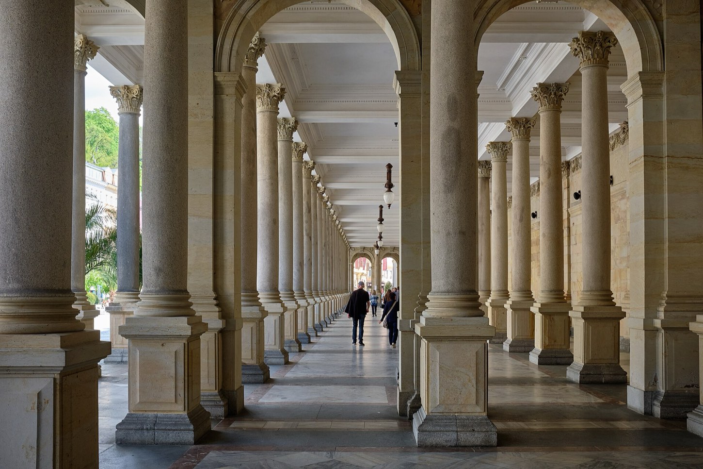 Karlovy Vary spa town day trip